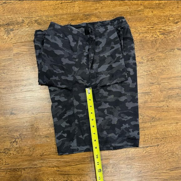 Lululemon Black Gray Camo Gym Performance Pace Breaker Lined Short Men's‎ L 30x9 - Picture 7 of 7